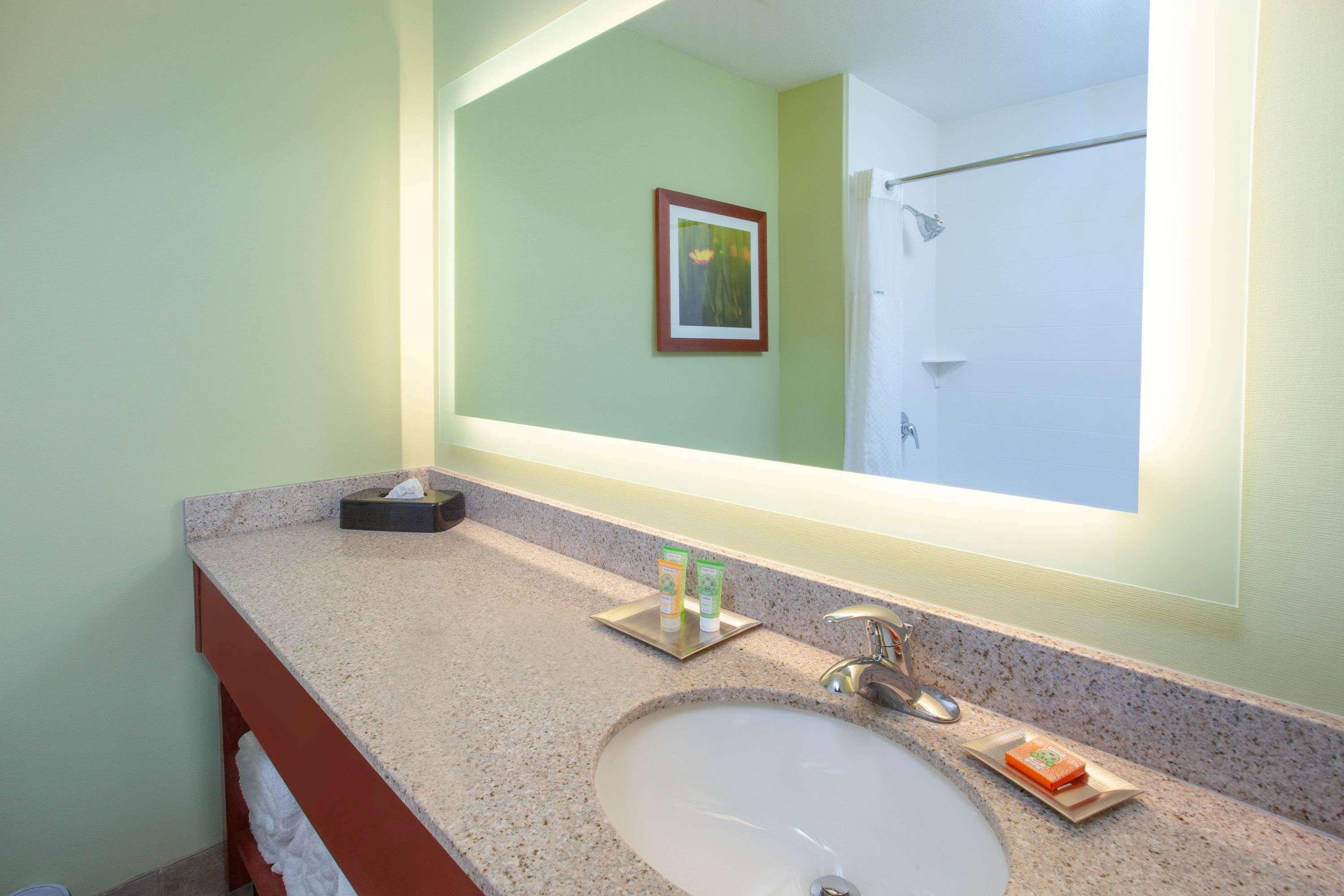 Wyndham Garden Fort Wayne Extérieur photo