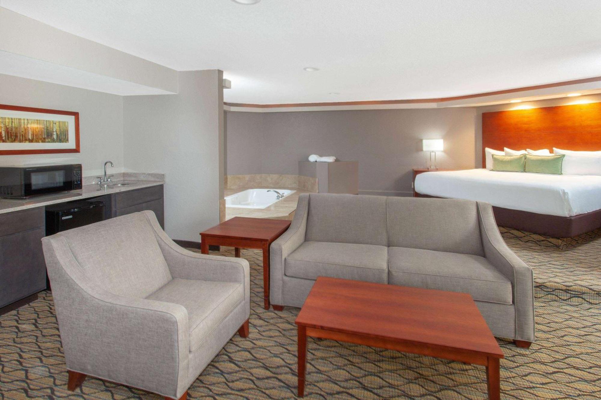 Wyndham Garden Fort Wayne Extérieur photo
