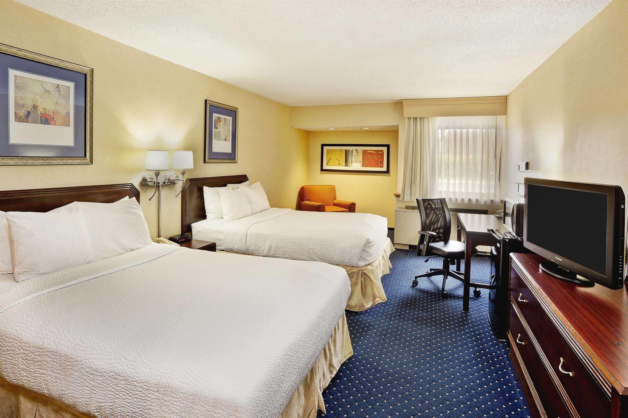 Wyndham Garden Fort Wayne Extérieur photo